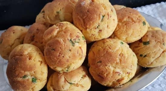 broa de fubá temperada