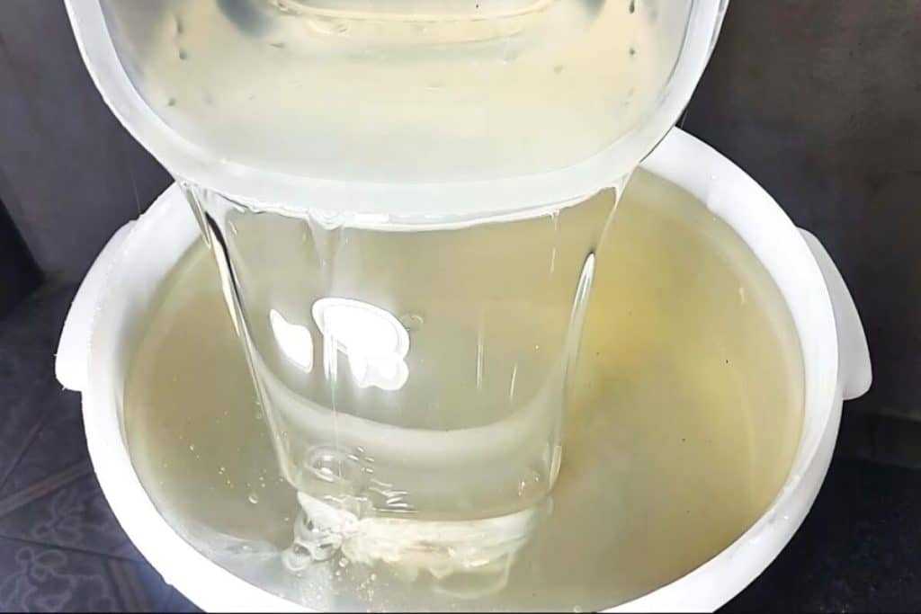 sabão líquido transparente