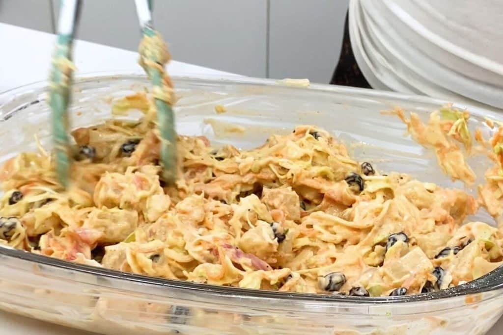 salada cremosa com abacaxi