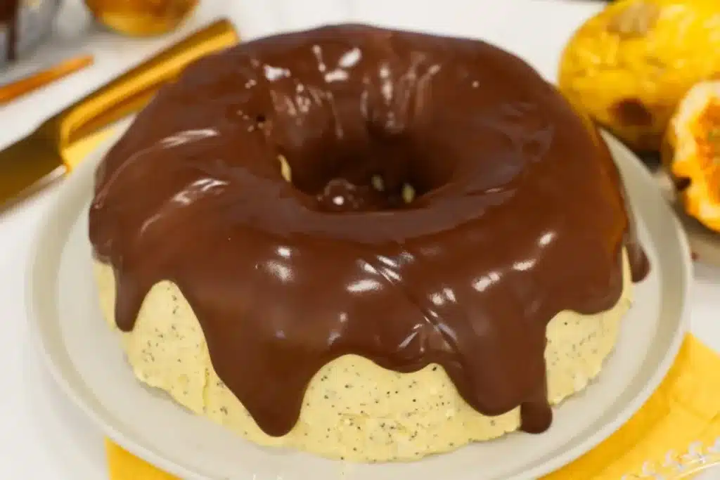 Sorvetão de maracujá: sobremesa gelada com chocolate, super cremosa e fácil de preparar 4 sorvetão de maracujá