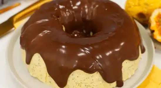 Sorvetão de maracujá: sobremesa gelada com chocolate, super cremosa e fácil de preparar 2 sorvetão de maracujá