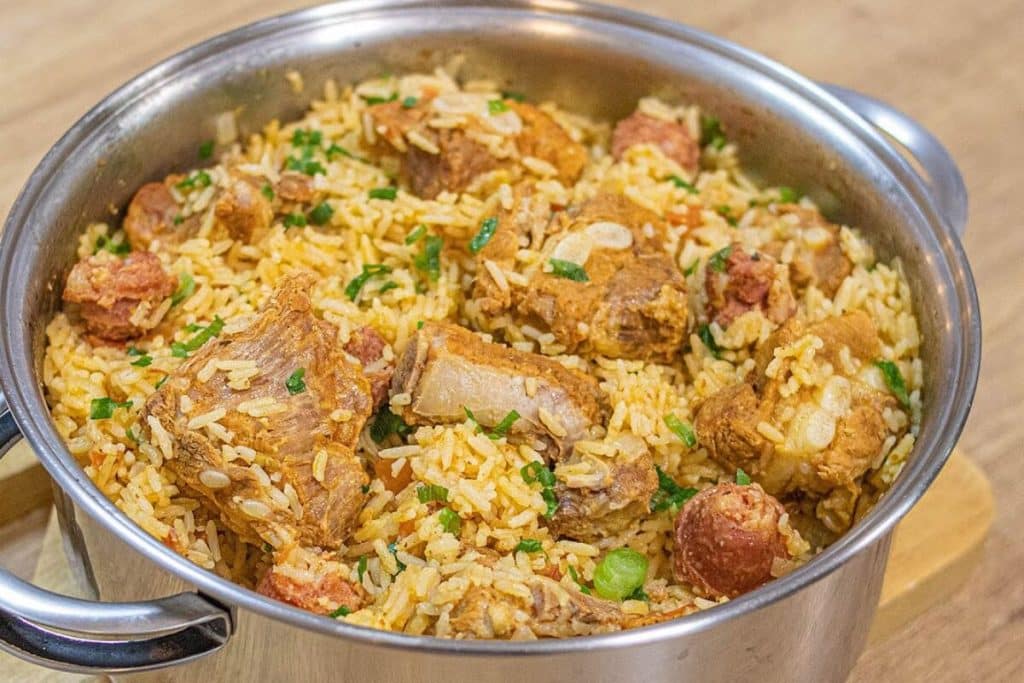arroz com costelinha de porco