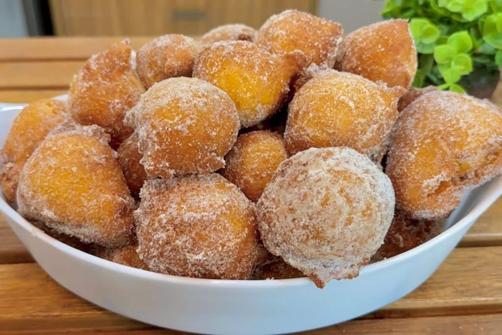 bolinho de chuva de cenoura