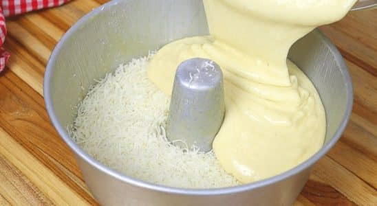 bolo cocada invertida