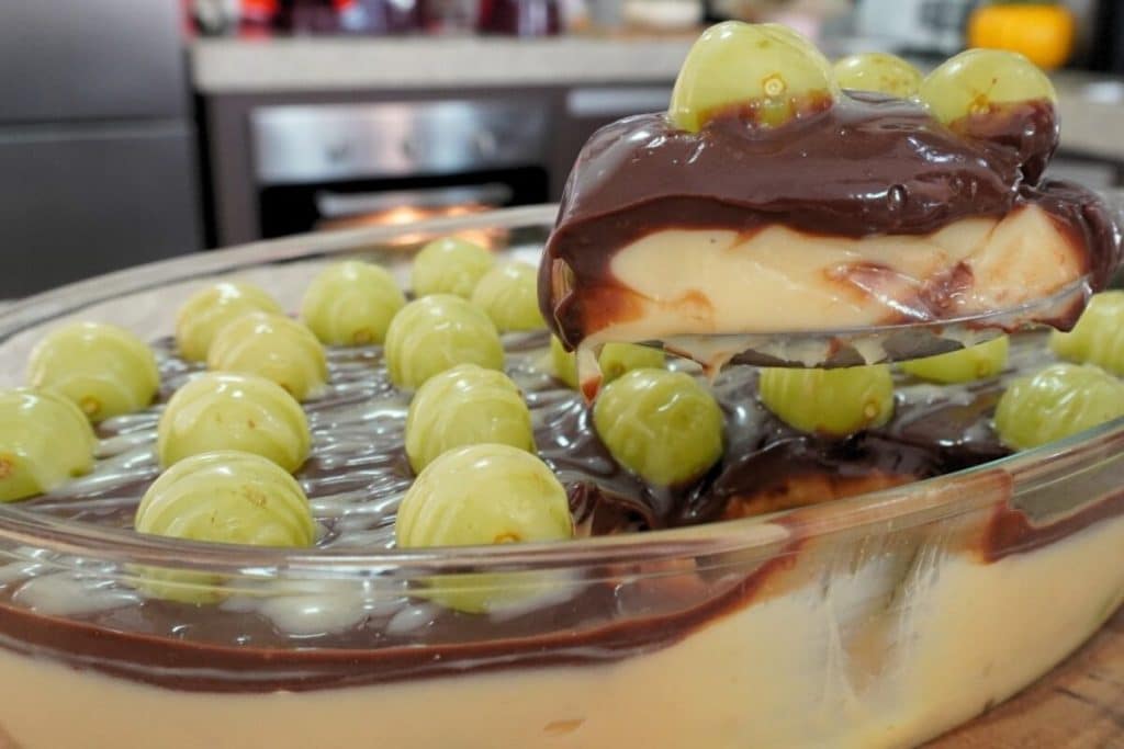 BOMBOM DE UVA NA TRAVESSA