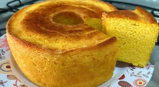bolo de fubá com creme de leite