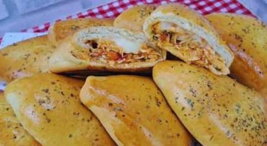 esfiha de frango com requeijão