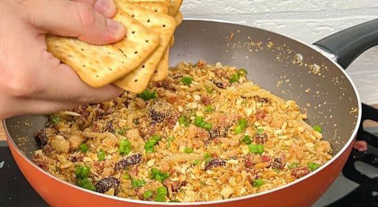 farofa de bolacha com bacon