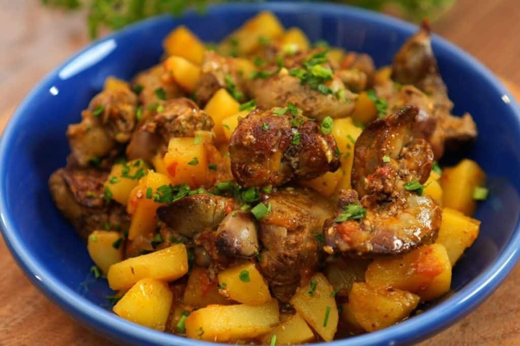 figado de galinha com batata