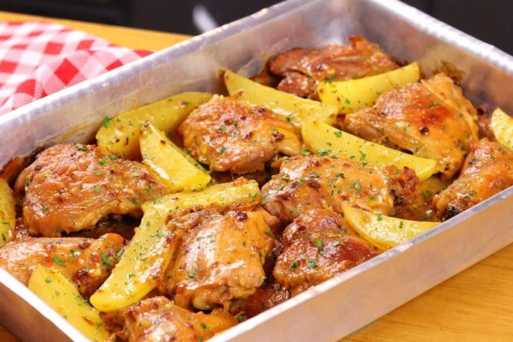 frango assado com batatas
