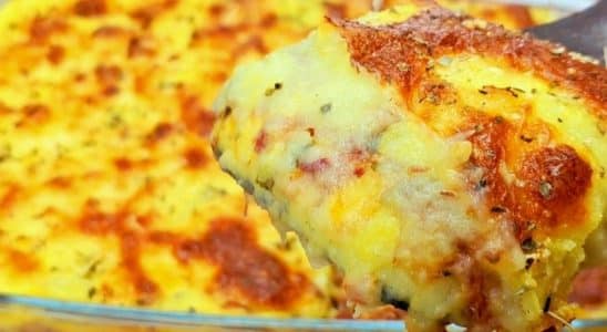 gratinado de batatas com carne seca