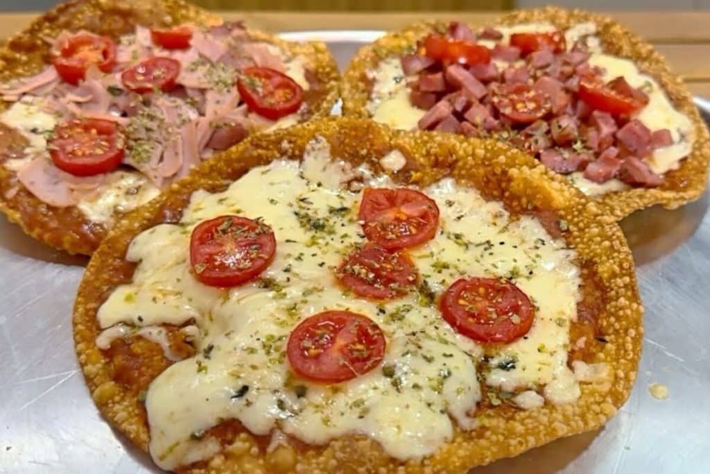 lanche com massa de pastel