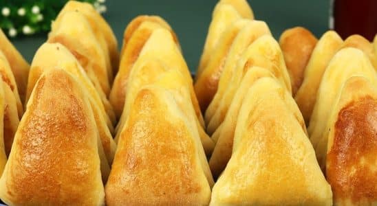 mini esfirra de carne