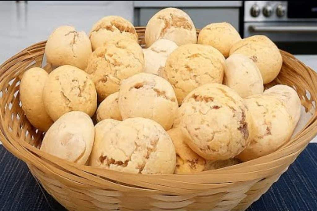 PÃO DE QUEIJO COM CALABRESA