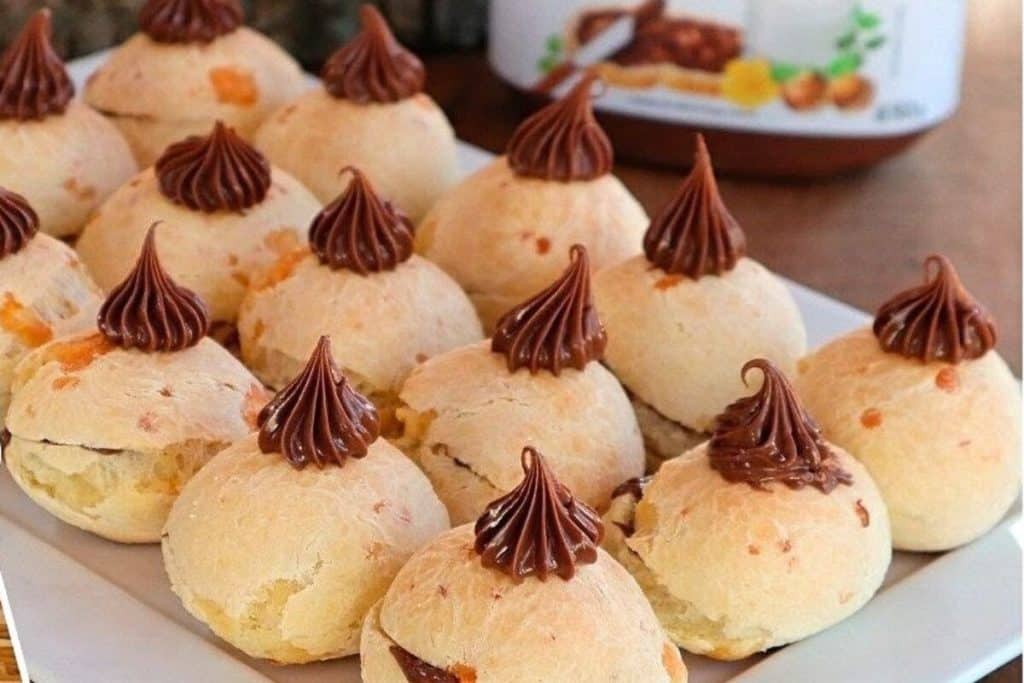 pão de queijo com nutella