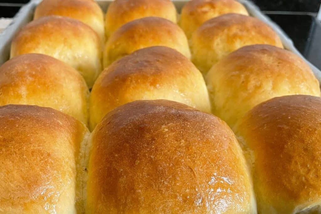 pão caseiro com creme de leite