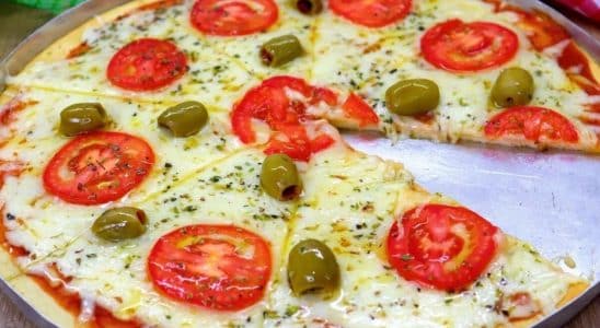 pizza caseira de liquidificador
