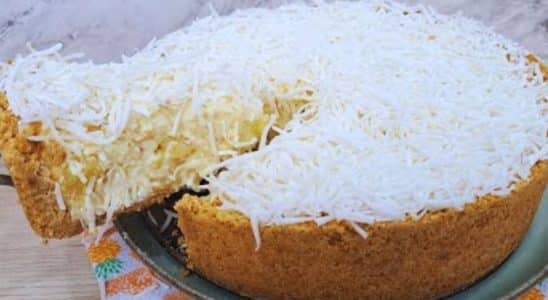 torta de abacaxi com coco