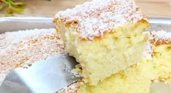 bolo de maisena com coco