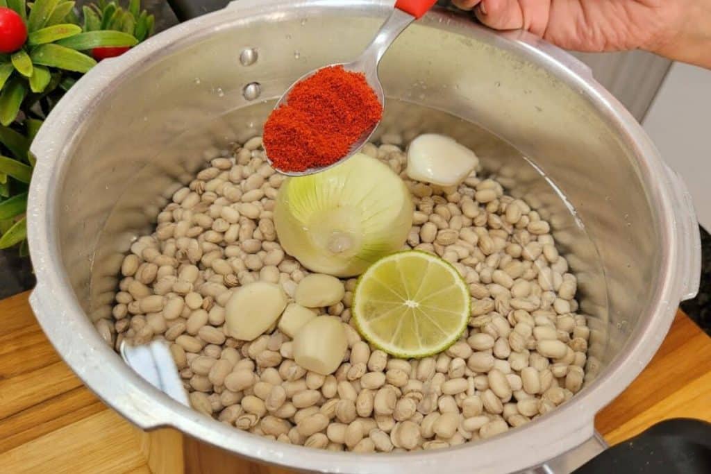 feijão com caldo grosso