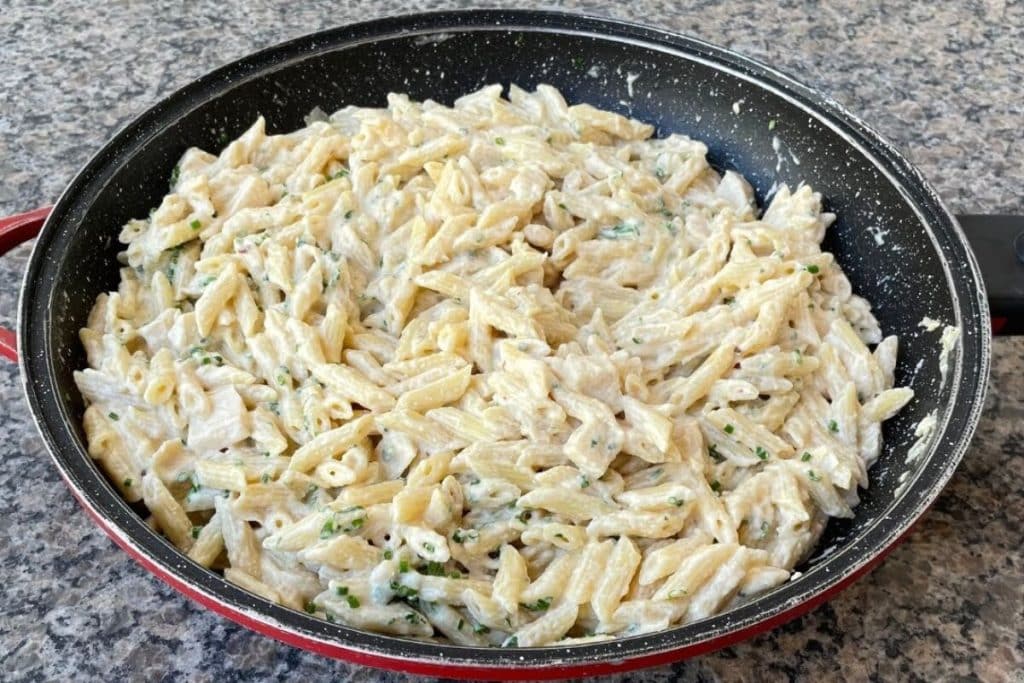 macarrão ao molho de palmito