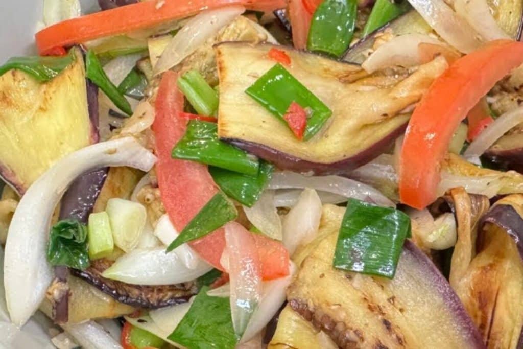 salada de berinjela grelhada