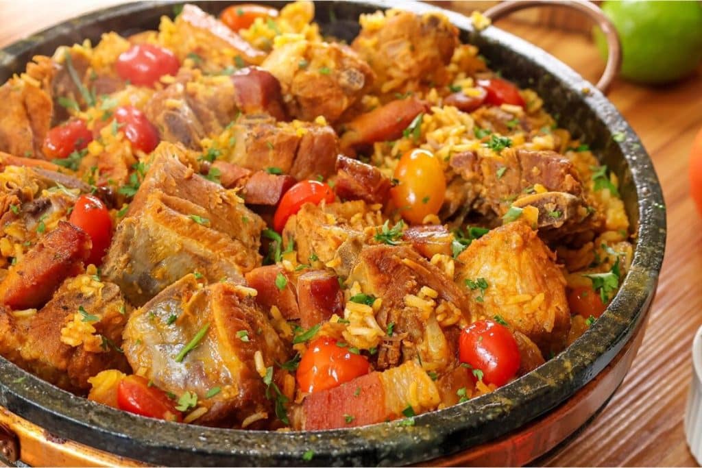 arroz com costelinha de porco