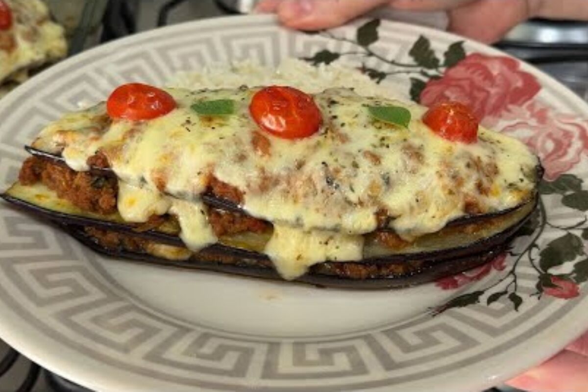 Berinjela recheada com carne: prato completo e delicioso para o seu almoço