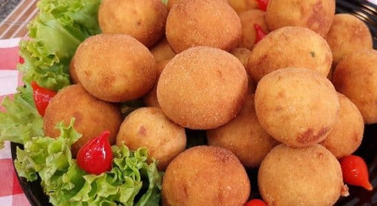 bolinho de frango com bacon