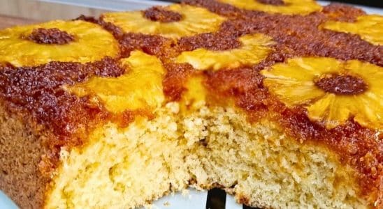 bolo de abacaxi caramelizado