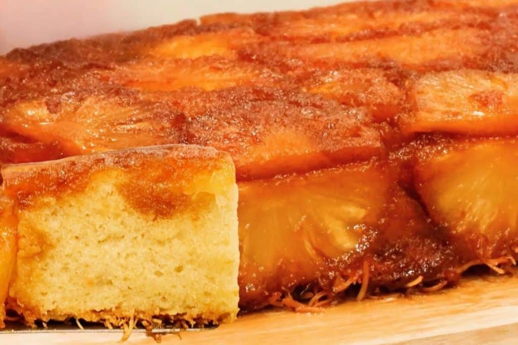 bolo de abacaxi caramelizado