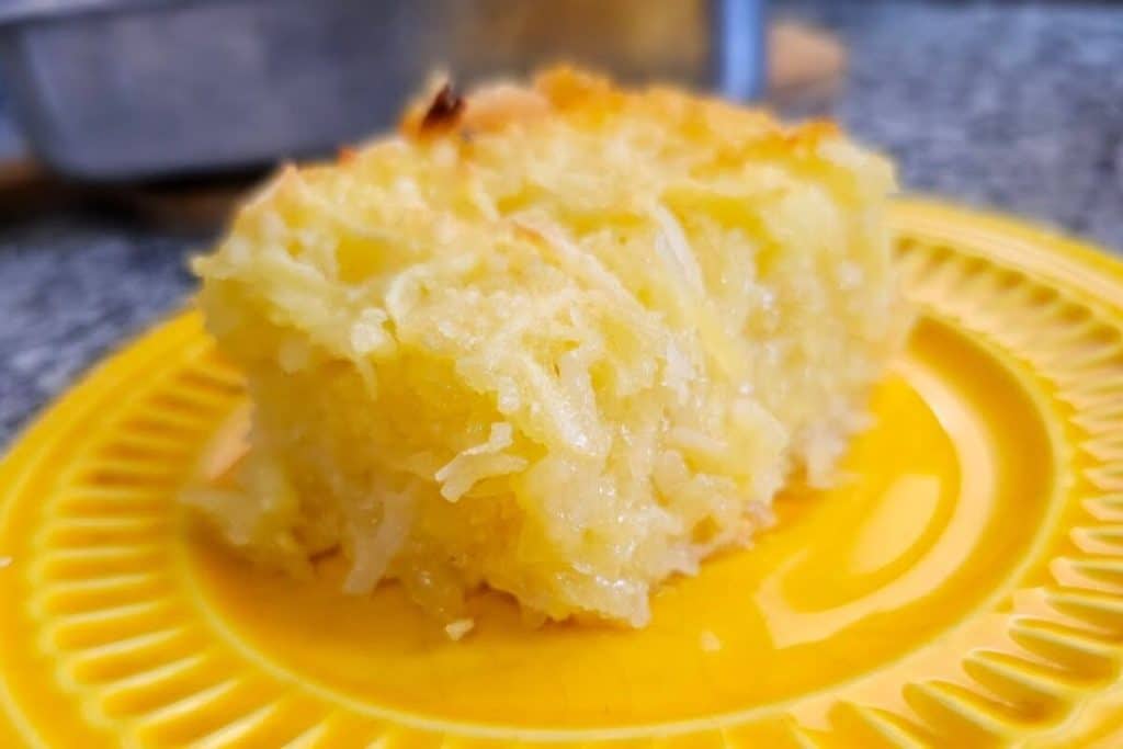 Bombocado de mandioca com coco