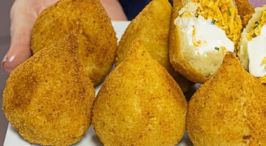 coxinha de frango com requeijão