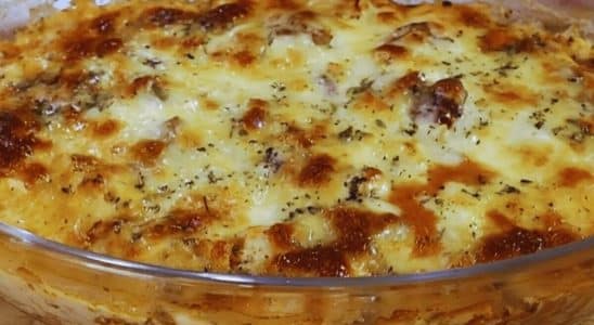 parmegiana de frango desfiado