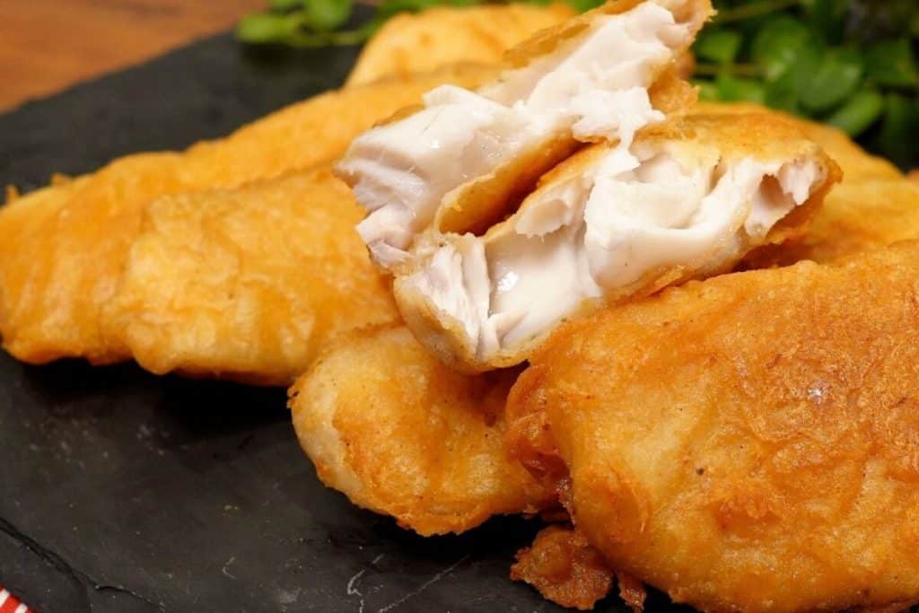 peixe frito crocante