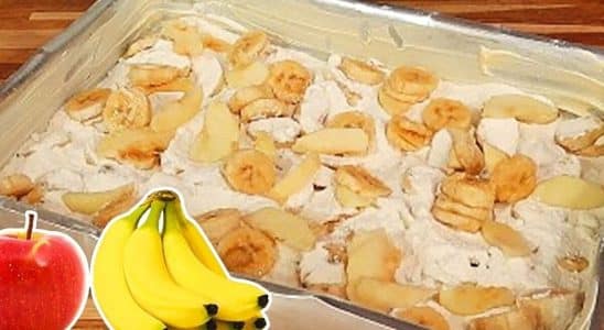 bolo de banana com maçã