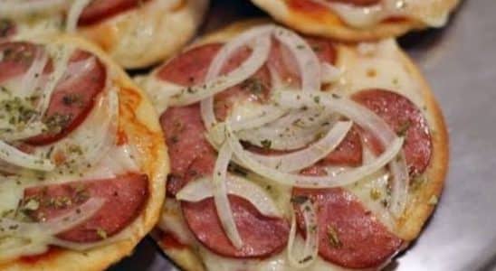 mini pizza de frigideira