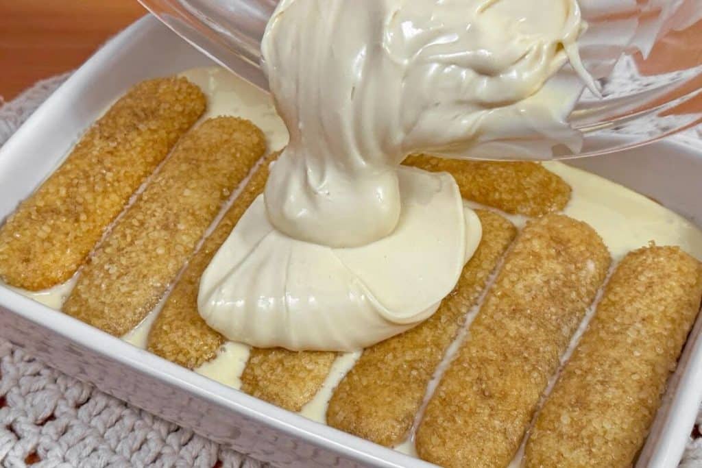 sobremesa com biscoito champagne