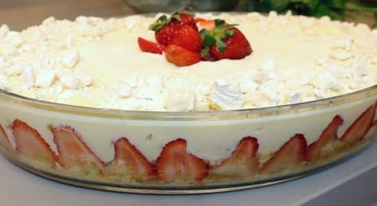 torta de morango com ninho