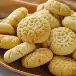 Biscoito de amendoim: faça em 5 minutos essa delícia fácil que desmancha na boca e é perfeita para o café. 1 biscoito de amendoim