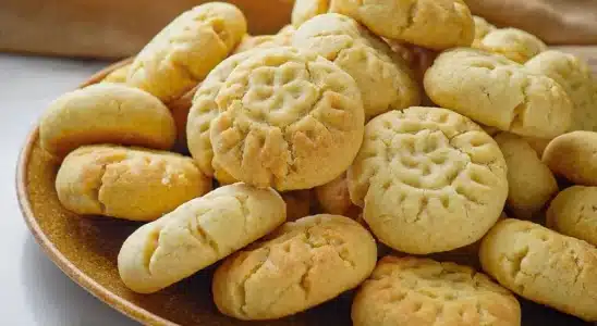 Biscoito de amendoim: faça em 5 minutos essa delícia fácil que desmancha na boca e é perfeita para o café. 3 biscoito de amendoim