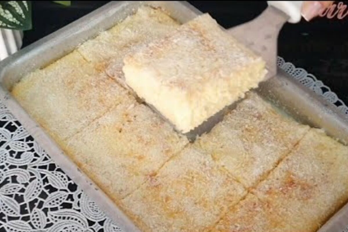 Bolo de coco super fofinho e molhadinho para deixar sua mesa de réveillon ainda mais irresistível 43 bolo de coco