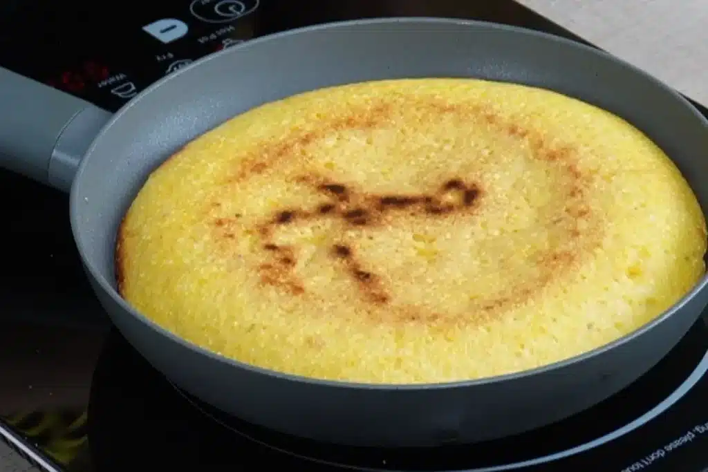 Como fazer cuscuz de frigideira: sem glúten e pronto em 5 minutos para você não comer pão com trigo. 4 cuscuz de frigideira