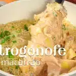 Estrogonofe de carne com macarrão: o prato completo e delicioso que não vai sobrar nada quando você fizer para o jantar. 1 estrogonofe de carne com macarrão