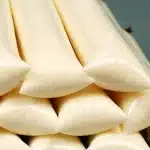 Geladinho de coco cremoso que não vai ao fogo e é sucesso de vendas para você faturar muito neste verão 1 geladinho de coco