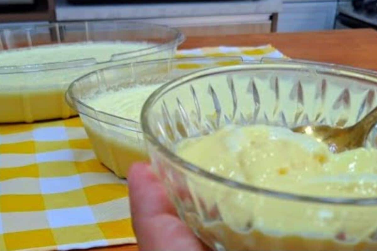gelado de abacaxi com iogurte