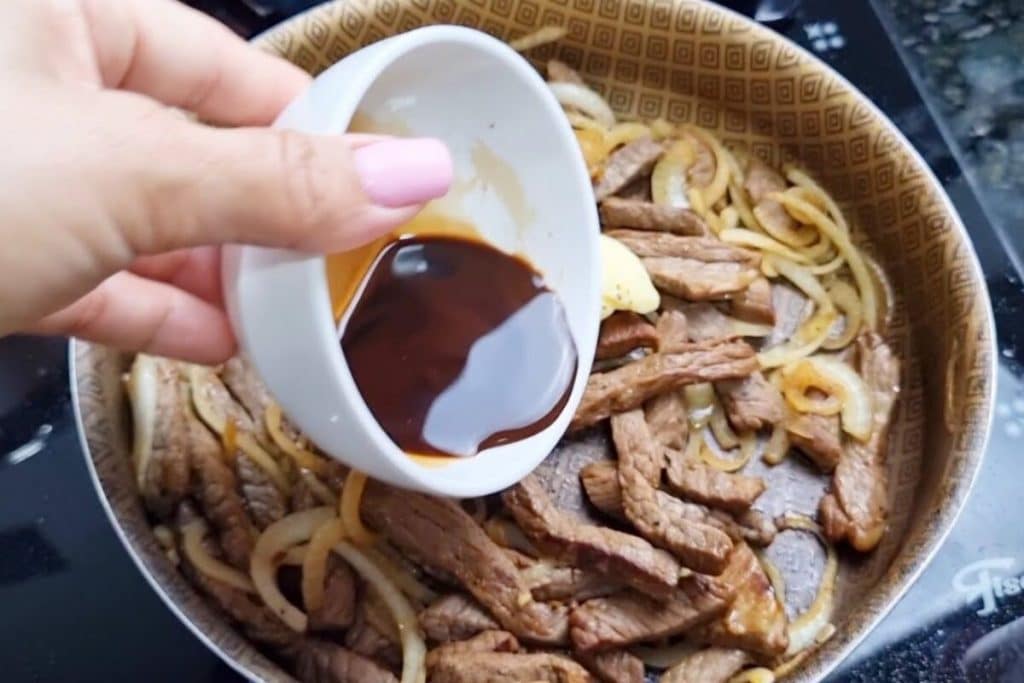 iscas de carne com shoyu