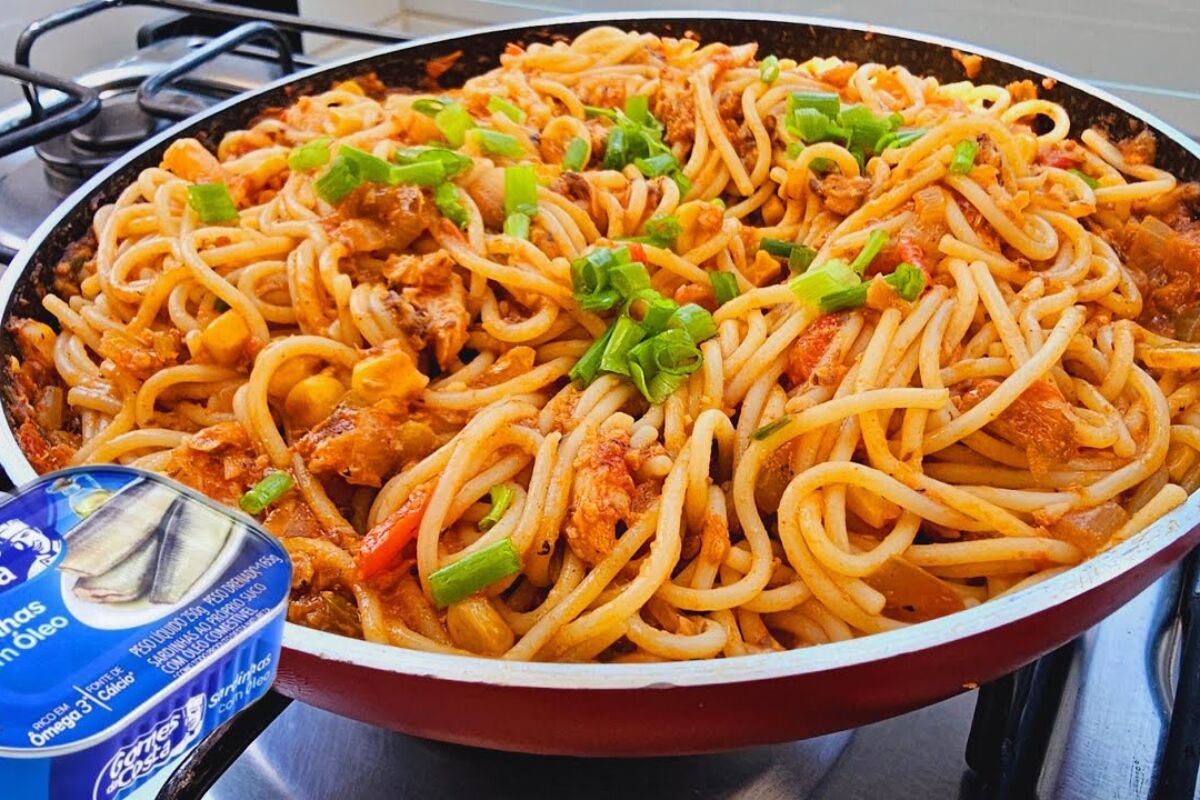 macarrão com sardinha