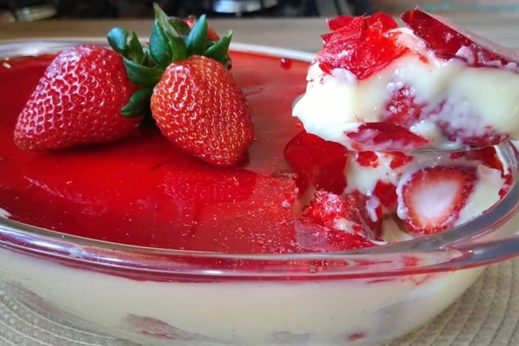 morango do amor na travessa