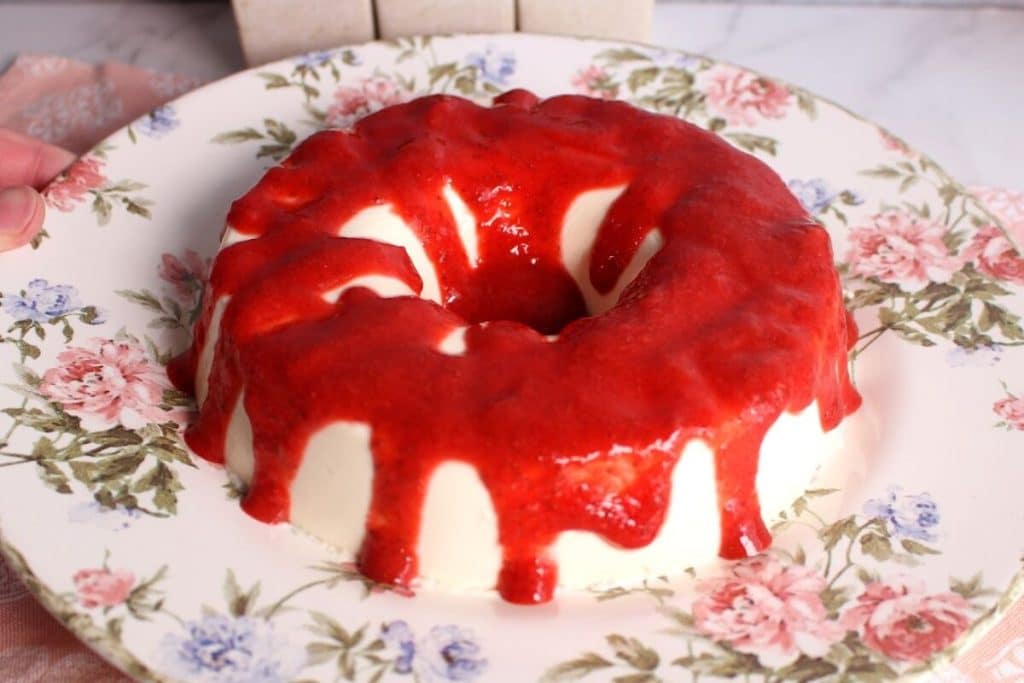 panna cotta com morango